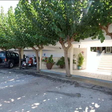 Nikos Hotel 2*